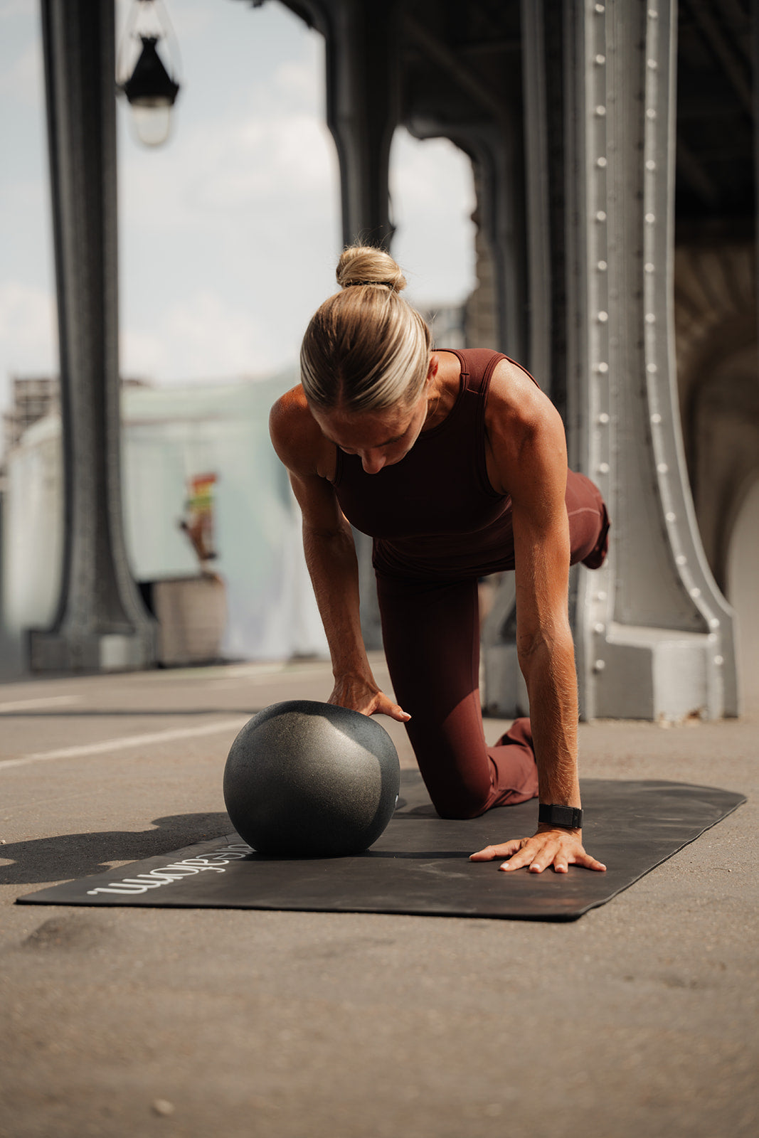 SCULPT TOP  - BURGANDY